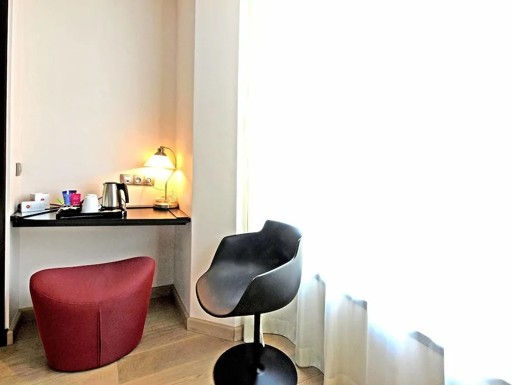 Hotel Hor Europe Paris 4*,